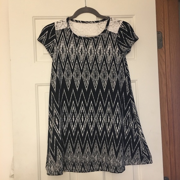 Lot of 2 btween girls dress size 12, lace detail - Picture 2 of 8